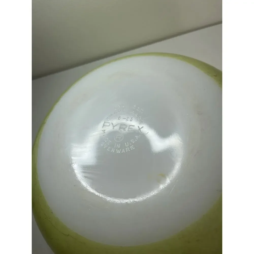VINTAGE Pyrex Casserole Dish 2 QT Quart Lime Green 024 Round Mid Century Kitchen